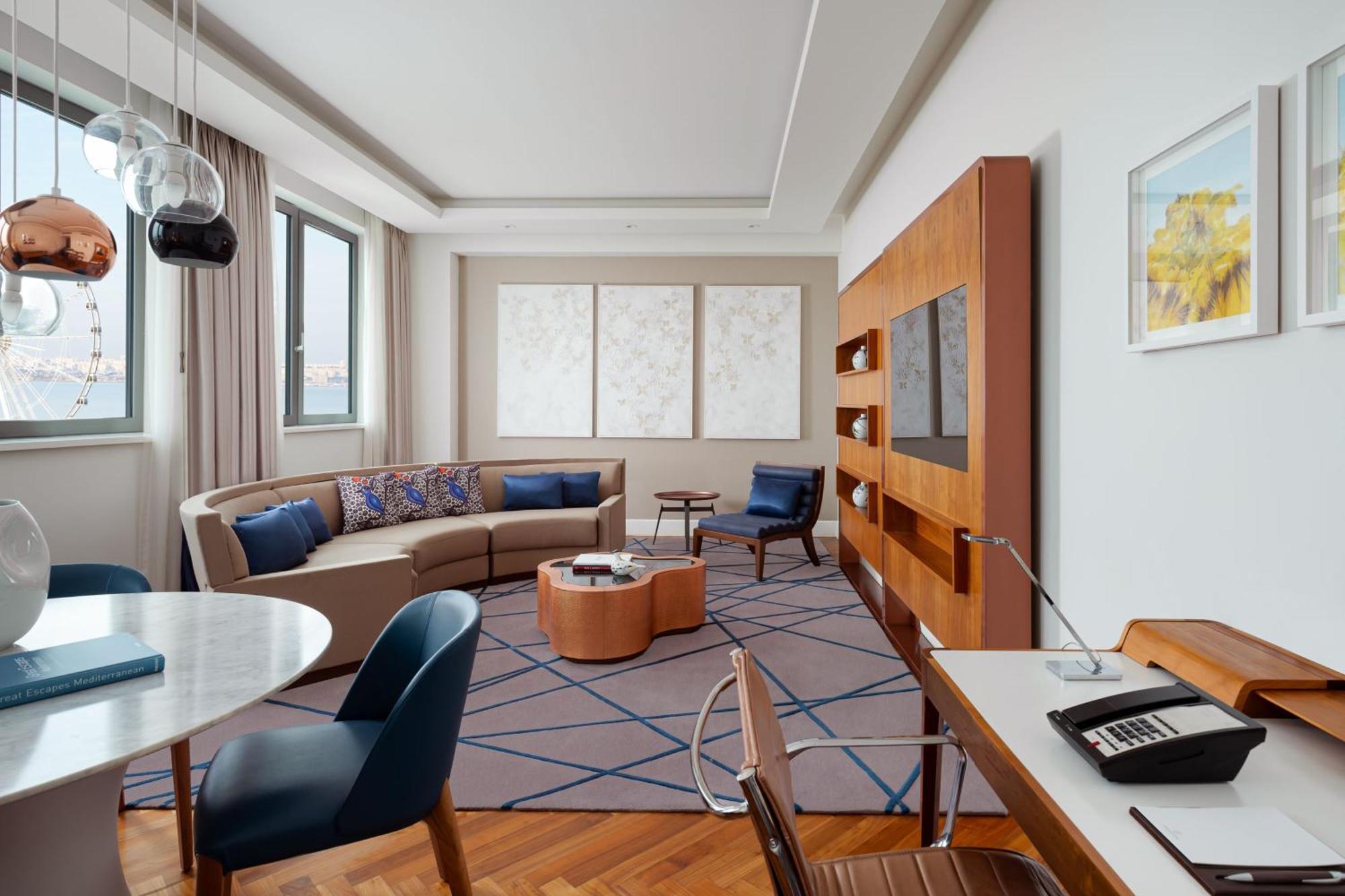 Sheraton Baku Intourist Extérieur photo A living room at the hotel