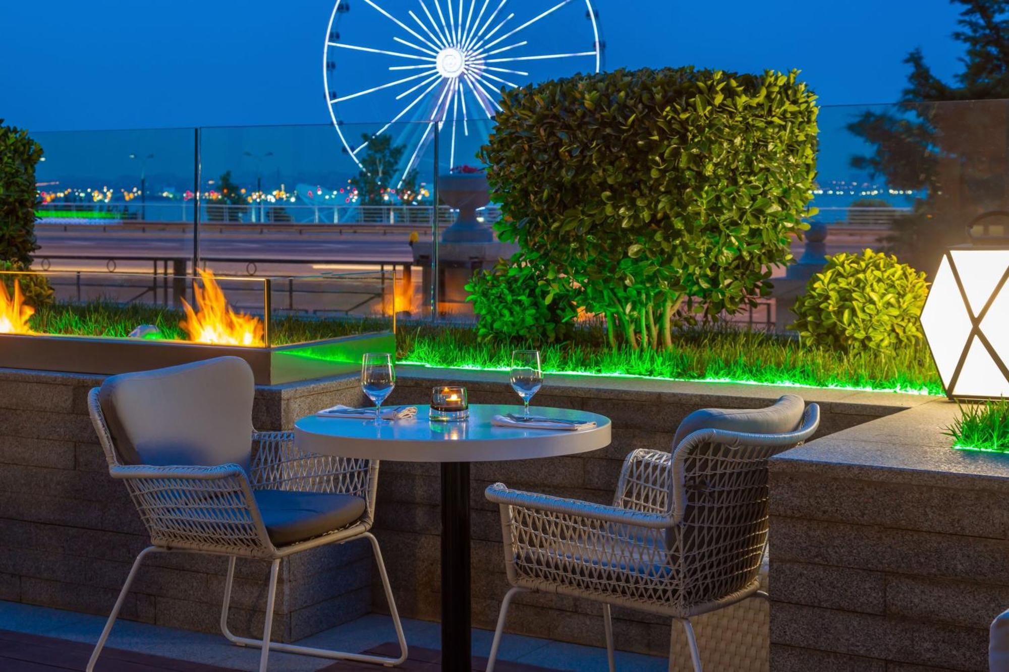Sheraton Baku Intourist Extérieur photo The View at the Westin