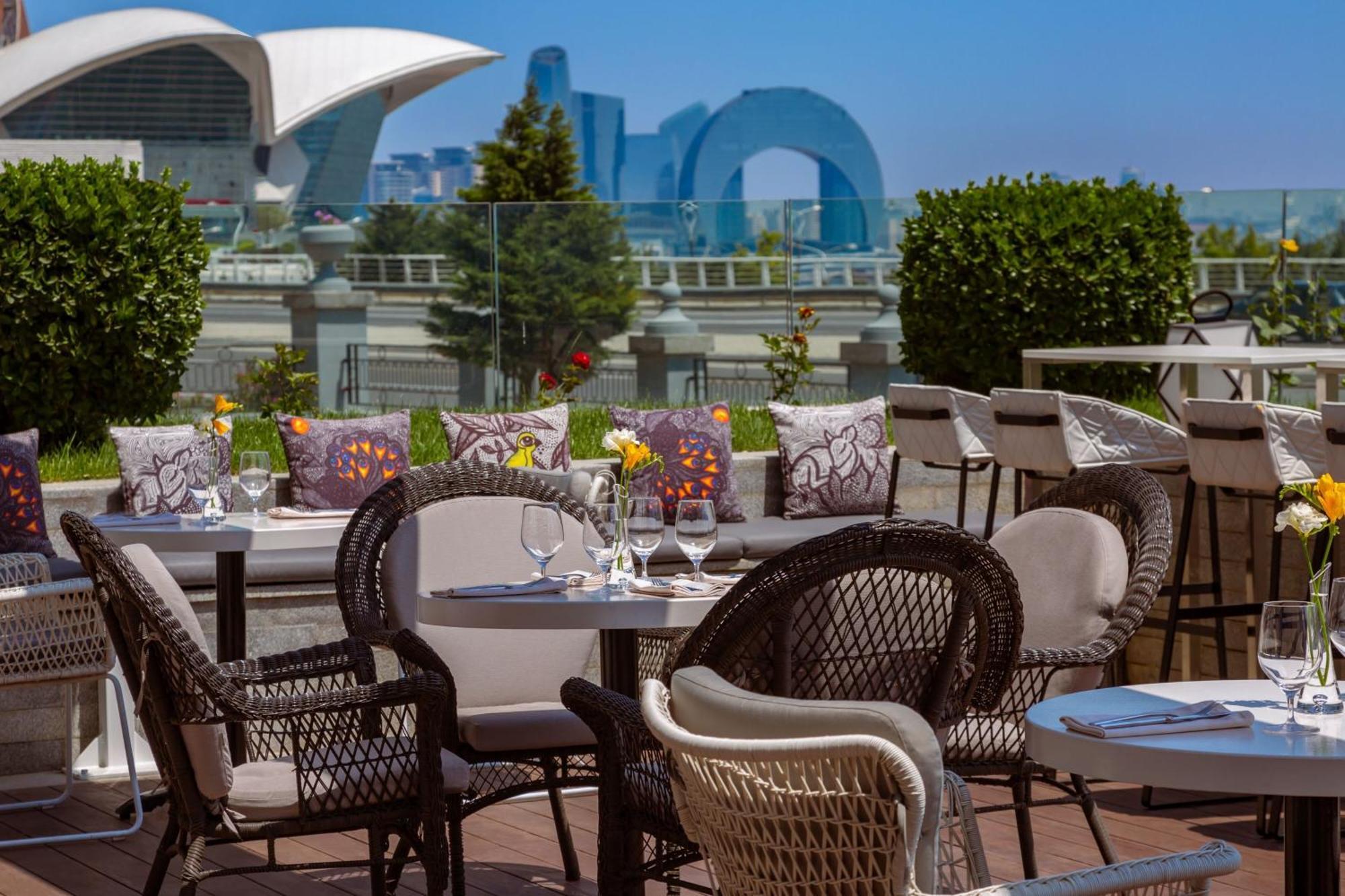 Sheraton Baku Intourist Extérieur photo View from the hotel's rooftop