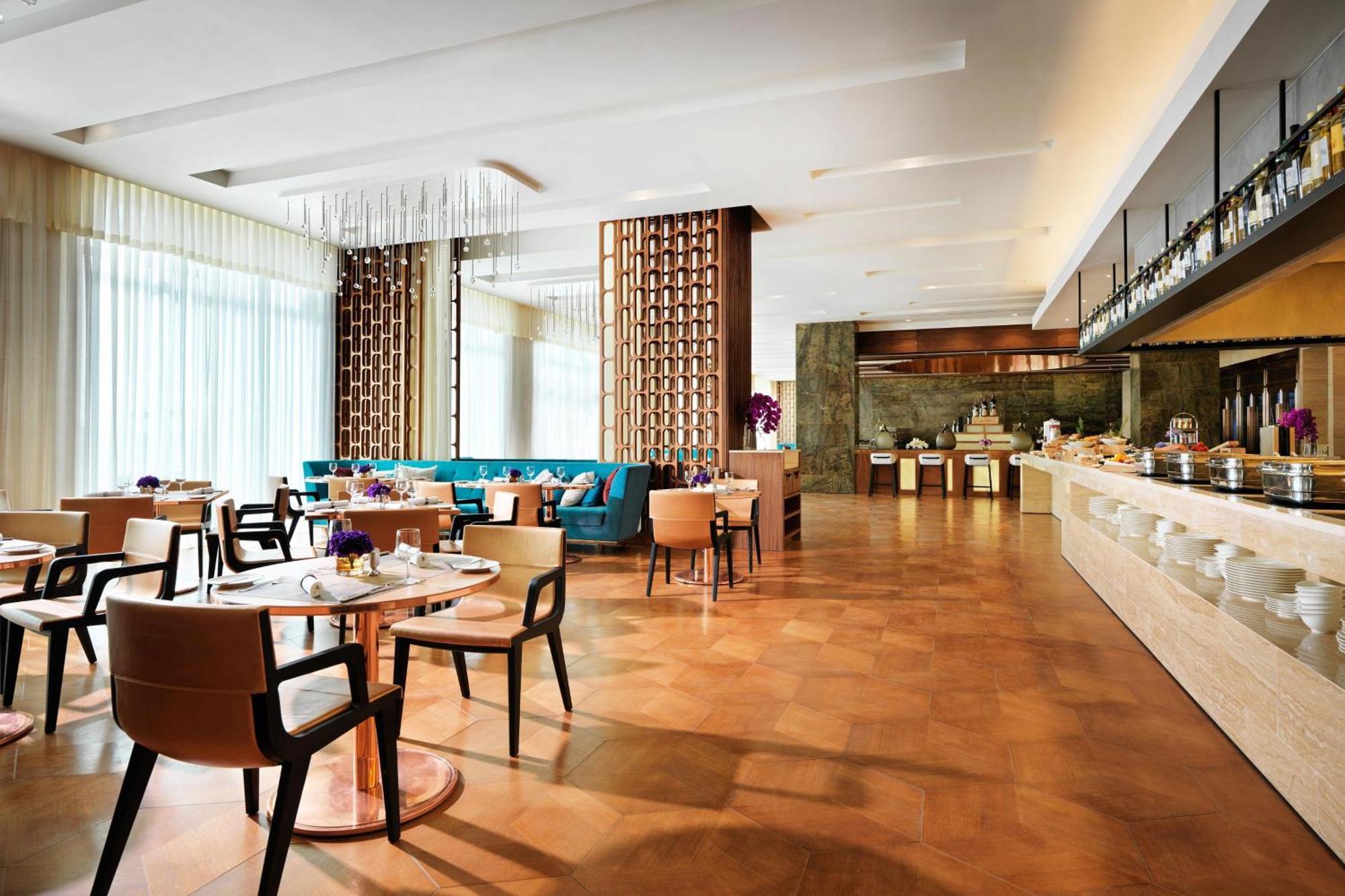 Sheraton Baku Intourist Extérieur photo The restaurant