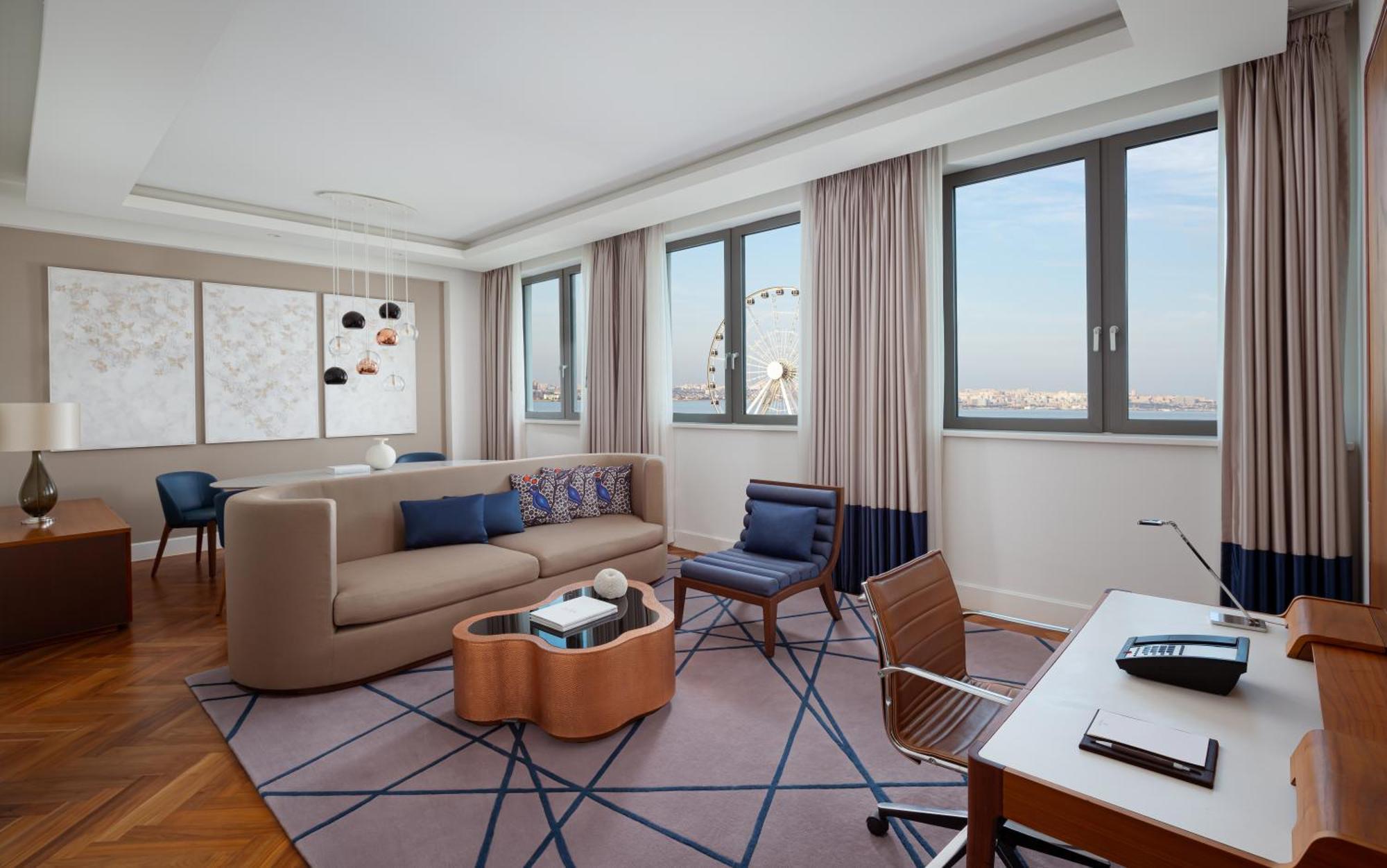 Sheraton Baku Intourist Extérieur photo A living room at the hotel